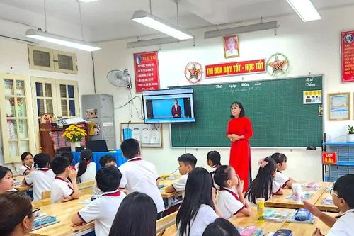 Hưng Yên đẩy mạnh ứng dụng AI, từng bước xây dựng lớp học số