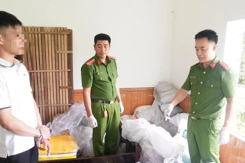 Bỏ 200 triệu mua nguyên liệu làm pháo chờ bán Tết, thanh niên 22 tuổi bị bắt khi hàng chưa kịp xuất