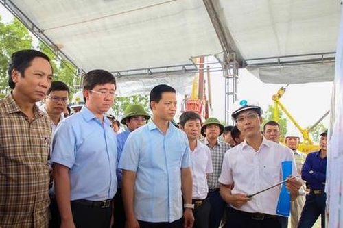 Bí thư Tỉnh ủy Quảng Trị yêu cầu tăng tốc dự án cảng Mỹ Thủy và Quốc lộ 15D