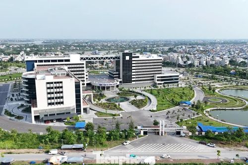 Thông tin mới về công trình bệnh viện 1.800 tỷ đồng ở Ninh Bình phải dùng xô, chậu hứng nước