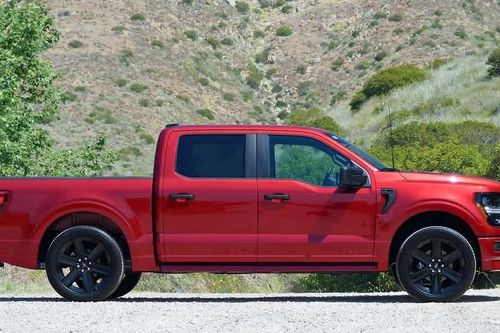 Ford tạm ngưng sản xuất mẫu bán tải ăn khách nhất vì sự cố