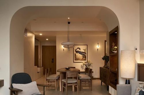 Những đường cong làm mềm căn hộ của gia đình bốn người
