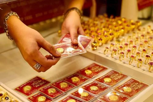 Mua vàng đầu tuần, cuối tuần lỗ lớn