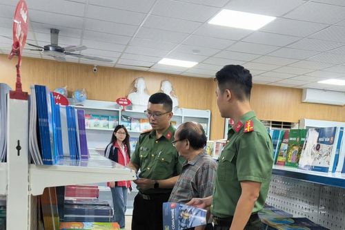 Quảng Ninh bố trí kinh phí để 100% học sinh phổ thông được mượn sách giáo khoa miễn phí