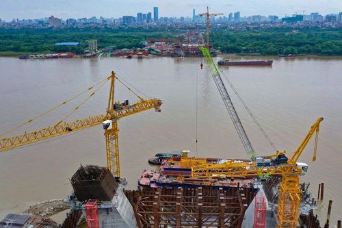 Cận cảnh đại công trường xây dựng siêu cầu gần 20.000 tỷ ở Hà Nội