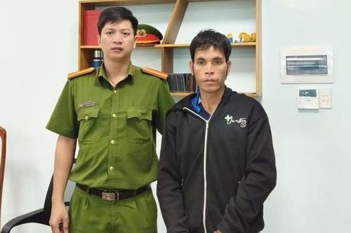 Con trai đổ xăng đốt nhà vì thấy nhà bừa bộn, cha tử vong