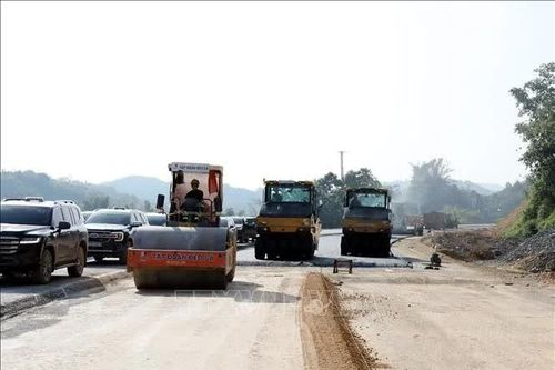 Tập trung nguồn lực, đẩy nhanh tiến độ thi công cao tốc Đồng Đăng – Trà Lĩnh