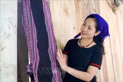 Khởi nghiệp từ khai thác giá trị bản sắc văn hóa đồng bào Hrê