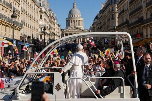 600.000 người tập trung tại Paris chờ Thánh lễ của Giáo hoàng Leo