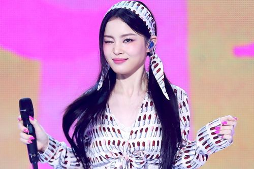 Lee Hi chuẩn bị trở lại với concert solo đầu tiên sau gần 13 năm