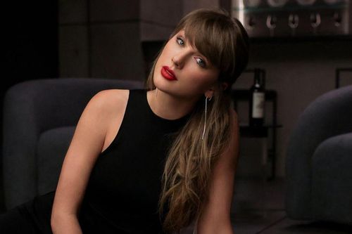 Taylor Swift bị công kích
