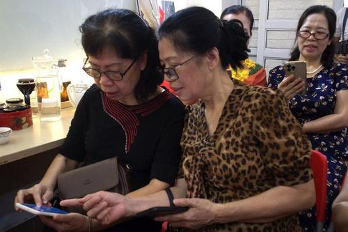 Thiết lập 'vùng an toàn' cho những mái đầu bạc