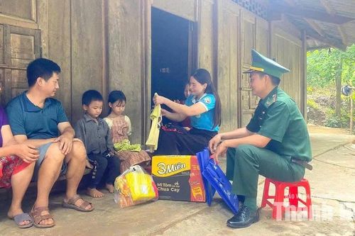 Gieo yêu thương, nâng bước tương lai