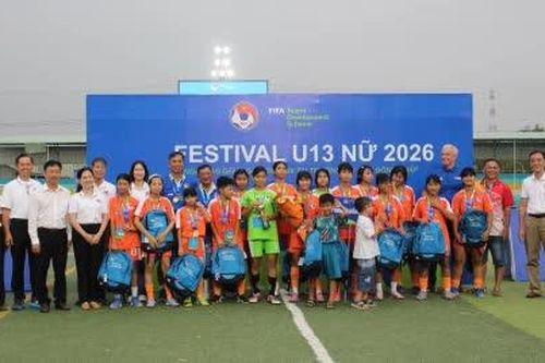 Đội bóng Hồng Ngự (Đồng Tháp) vô địch Festival U13 nữ