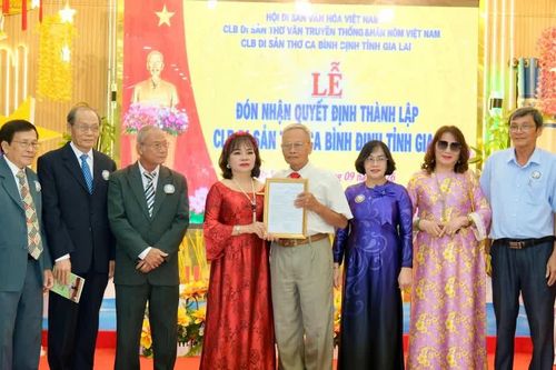 Ra mắt Câu lạc bộ Di sản thơ ca Bình Định tỉnh Gia Lai