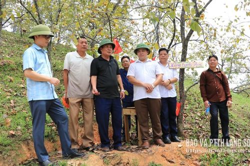 Xã Lộc Bình tổ chức tham quan, học tập kinh nghiệm các mô hình sản xuất tại xã Hoàng Văn Thụ và phường Lương Văn Tri