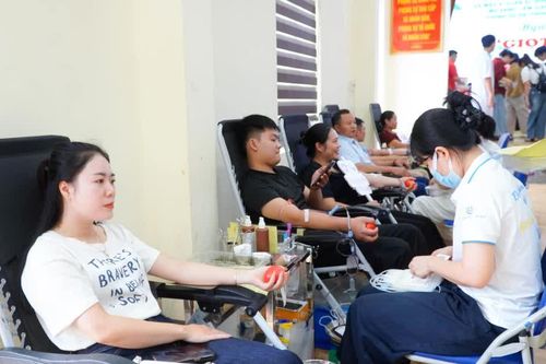 Tiếp nhận 407 đơn vị máu tại Ngày hội hiến máu “Giọt hồng đất Quế” đợt 2 năm 2026