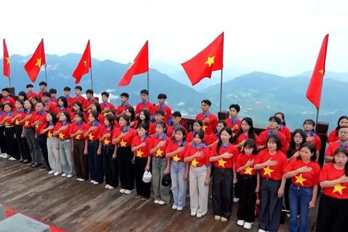 Bài 2: Tạo nguồn từ những mái trường