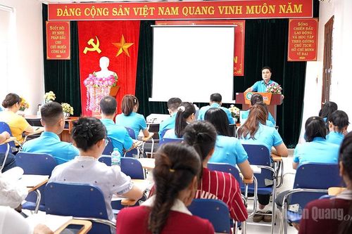 Nâng cao năng lực cán bộ công đoàn cơ sở khu công nghiệp Long Bình An: Hướng mạnh về người lao động