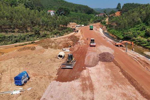 Tăng ca, tăng kíp quyết đưa đường nối khu công nghiệp Lạng Sơn về đích năm 2026