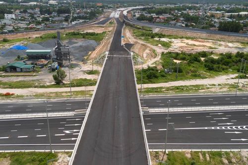 Mở 4 nhánh nút giao Tân Hiệp, nối cao tốc Biên Hòa - Vũng Tàu với Bến Lức - Long Thành