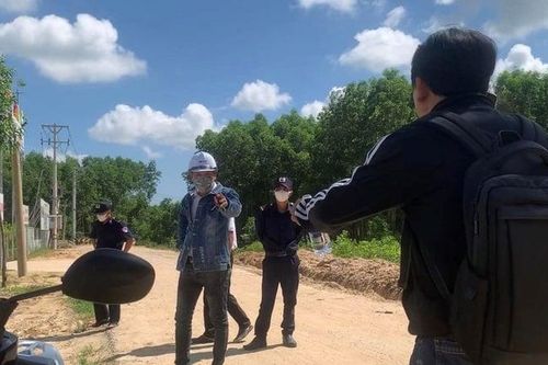 Cản trở, đe dọa nhà báo tác nghiệp có thể bị phạt đến 100 triệu đồng