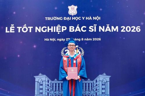 Từng thiếu 0,25 điểm vào Y đa khoa, nam sinh trở thành thủ khoa bác sĩ nội trú Răng - Hàm - Mặt