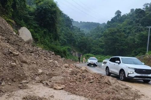 Lâm Đồng: Khẩn trương khắc phục sạt lở trên Quốc lộ 28B