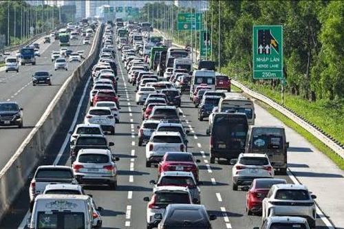 Hơn 3,3 triệu phương tiện được đăng ký mới