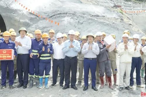 Bộ trưởng Bộ Xây dựng Trần Hồng Minh: Cao Bằng phối hợp tháo gỡ vướng mắc, bố trí nguồn vốn cao tốc Đồng Đăng - Trà Lĩnh