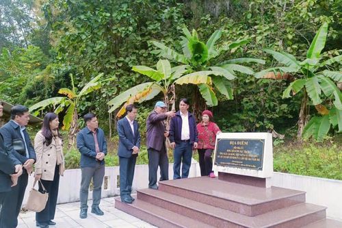 Tiếp nối lịch sử đảng bộ cấp xã trong không gian hành chính mới - Một số vấn đề từ thực tiễn Cao Bằng
