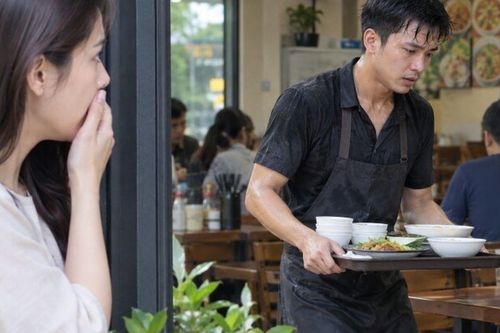 Chồng đi làm về lúc nào trên người cũng bốc mùi khó chịu, tôi ngã ngửa biết lý do trong một lần đi ăn trưa
