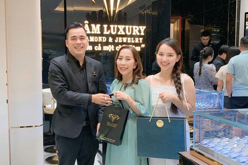 Thị trường kim cương ở TP.HCM dần hồi phục