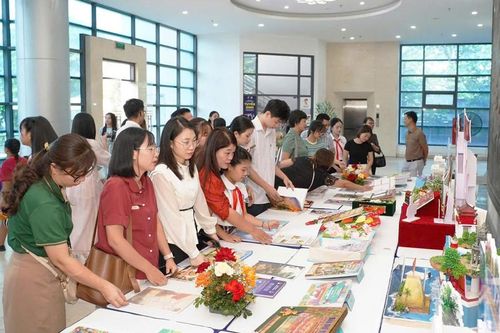 Gieo tình yêu sách từ những sân chơi văn hóa đọc