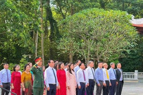 Đảng ủy Doanh nghiệp phường Hoàn Kiếm tổ chức nhiều hoạt động ý nghĩa chào mừng Ngày Doanh nhân Việt Nam