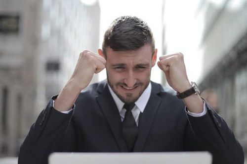 Đàn ông tuổi 40: Tưởng vững vàng nhưng bên trong lại tồn tại những áp lực khó nói