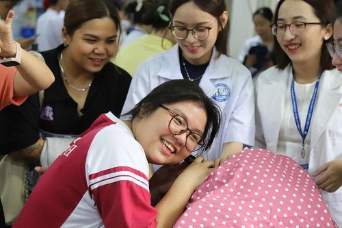 Trước kỳ thi quốc gia đánh giá năng lực hành nghề, làm sao để bác sĩ thực sự 'làm được'?