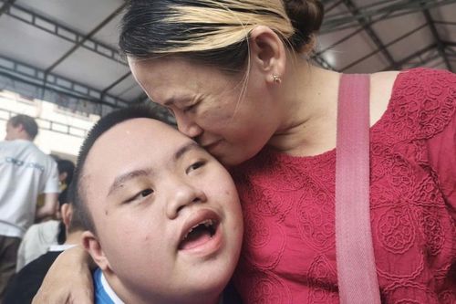 Thai phụ bị cướp đạp vào bụng, con sinh non mang di chứng suốt 17 năm