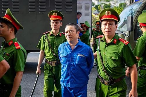 Thu giữ thùng caton đựng tiền hối lộ của cựu Viện trưởng Viện Pháp y tâm thần Trung ương