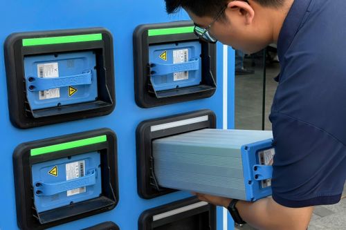 Chủ xe VinFast Feliz II trải nghiệm đổi pin trên hành trình 2.000 km