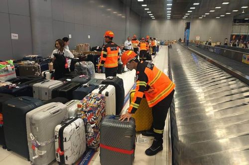 Tin mới vụ vali chất đống 'chưa từng thấy' tại sân bay Thái Lan