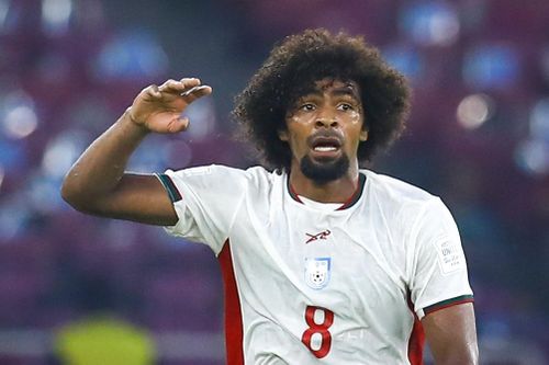 Cầu thủ đắt giá nhất FIFA ASEAN Cup bỏ đồng đội, vào đường hầm trước