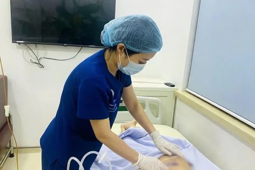 Cảnh báo biến chứng muộn sau tiêm chất làm đầy