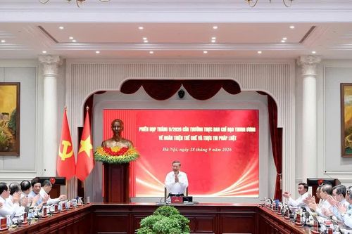 Xây dựng pháp luật và thực thi pháp luật phải là một chỉnh thể thống nhất