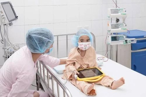 Ghép tế bào gốc đồng loại thành công cho bệnh nhi suy tủy xương vô căn