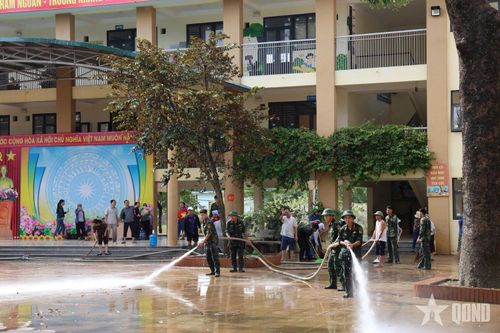 Kho J106 chung tay khắc phục hậu quả sau ngập lụt
