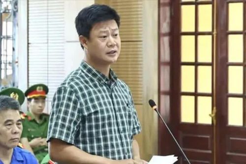 Cựu Phó Bí thư Thường trực Tỉnh đoàn Yên Bái (trước đây) hầu tòa tại Hà Nội