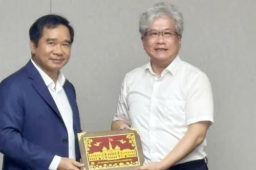 Chủ tịch UBND TPHCM Nguyễn Văn Được khảo sát khu mới Lâm Cảng tại Thượng Hải, Trung Quốc