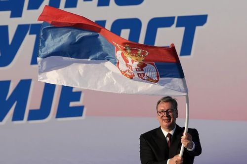 Vì sao Tổng thống Serbia Aleksandar Vucic từ chức?