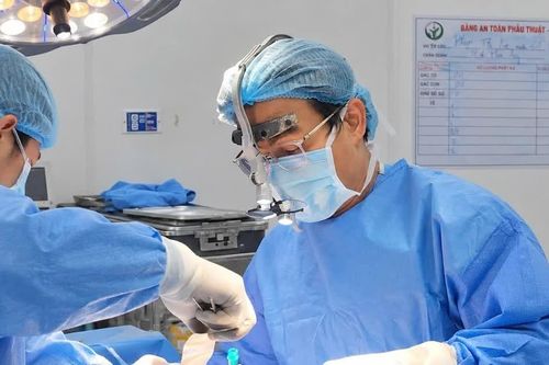 Tổn thương gan tưởng lành tính, phẫu thuật mới phát hiện ung thư